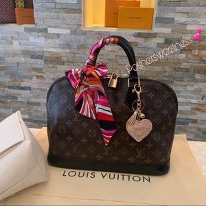 SOLD Louis Vuitton Alma Handbag❤️
